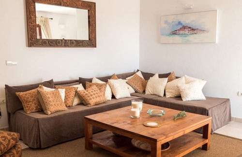 Can Besso Villa | Rent Your Luxury 3 Bedroom Villa, Ibiza Villa 1001