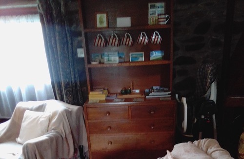 St Brides Otro | Farmhouse Annexe rooms with lounge on the coast, near beach