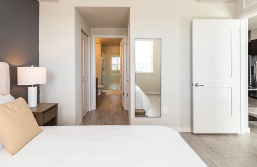 Biggar Apartamento | Modern Apartment in Prime Location (ID8690X07)