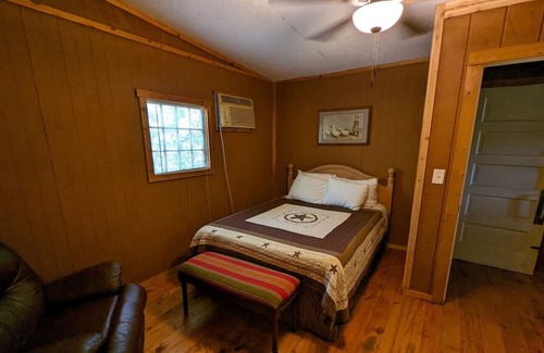 Canton Cabina | Lonesome Dove Near First Monday Trade Days