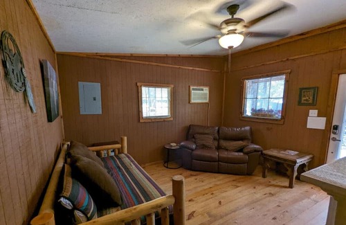 Canton Cabina | Lonesome Dove Near First Monday Trade Days