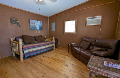 Canton Cabina | Lonesome Dove Near First Monday Trade Days