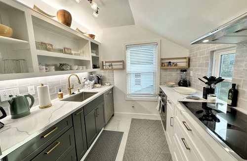 Washington Ave./ Memorial Park Casa | Cozy Quiet Home! PET FRIENDLY! Back to School 2025 Special!