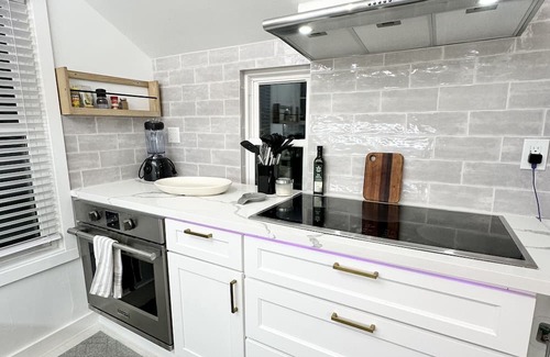 Washington Ave./ Memorial Park Casa | Cozy Quiet Home! PET FRIENDLY! Back to School 2025 Special!