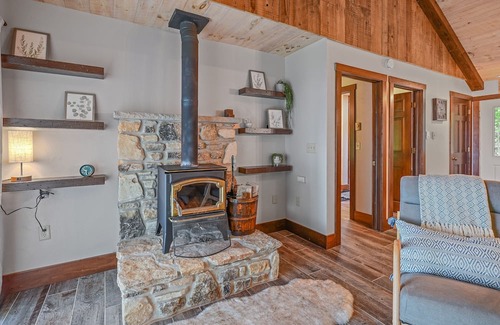 Sturgeon Bay Cabina | Water view on a bluff- Bay side with hot tub