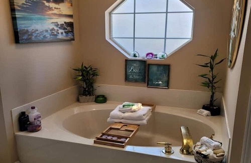 Shreveport Casa | Beautiful, Cheerful (Beach house) with a pool and King size suite