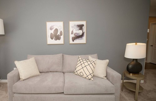 Crestline Heights Apartamento | Modern Apartment in Prime Location (ID3591X88)