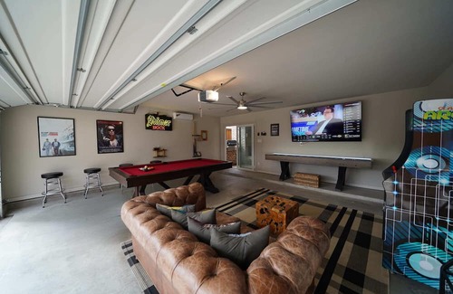 Vickery Place Casa | Luxury Estate At Lower Greenville