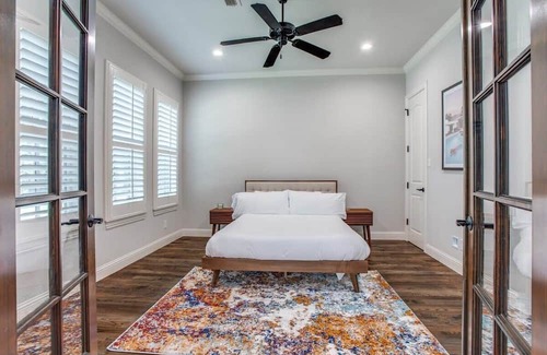 Vickery Place Casa | Luxury Estate At Lower Greenville