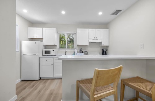 Sanibel Cabaña | Sea Grape Cottage - Quaint island paradise