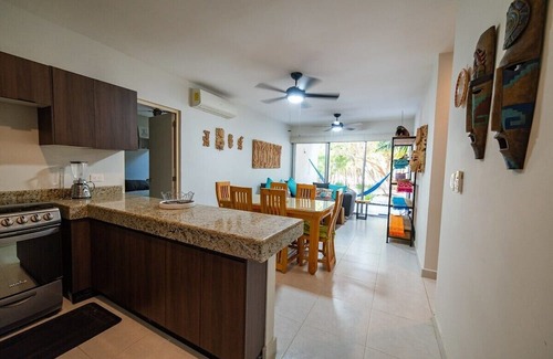 Progreso Municipality Apartamento | Very chic 3BR Condo, tons of amenities, 1 block fr