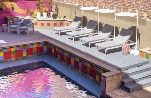 South Main Historic District Apartamento | Huge, Loft-Style 3-BR/3-BA Apt w/ Pool