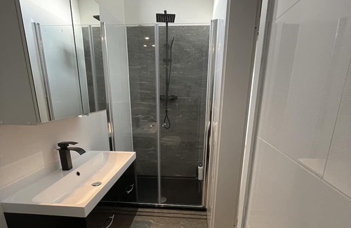 Oos Apartamento | MMM: Maisonette, minimalist, modern, >8 guests