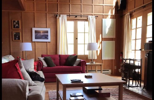 Yachats Cabina | River front cabin a quick walk to the ocean and downtown Yachats!