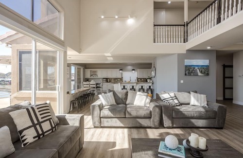 Discovery Bay Casa | Waterfront home w/ private dock, pool & jacuzzi