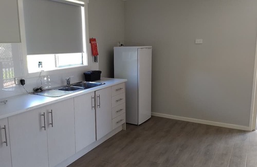 Marysville Cabaña | Marysville in town Darwin-Split AC-Smart tv-WIFI byo linens clean as you go