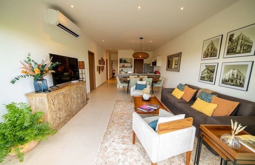 Xcumpich Apartamento | LUX & unique 3BR condo by The Harbor, North Mérida