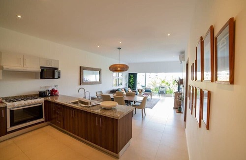 Xcumpich Apartamento | LUX & unique 3BR condo by The Harbor, North Mérida