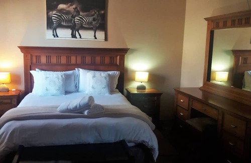Swakopmund Cama Y Desayuno | Room for 6 - Amarachi Guesthouse in Swakopmund Namibia near beach and malls!