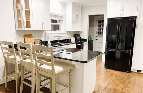 Gastonia Cabaña | Hillcrest Cottage for 4