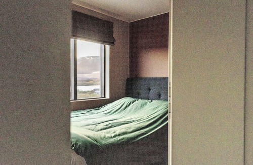 Selfoss Cabaña | Newly renovated (2023) Lakeside Luxury Cottage w.Northern Light camera