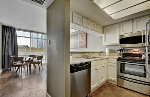 Civic District Apartamento | The Littlefields by Lodgewell | Updated Loft | B5