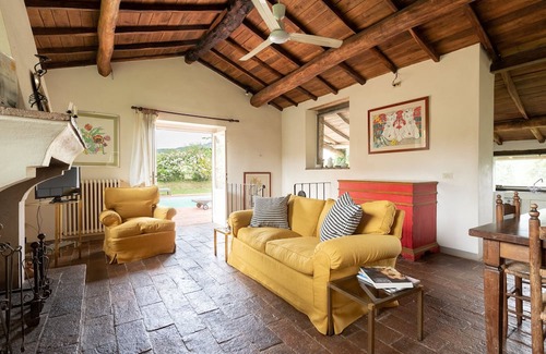 Pescaglia Cabaña | Tuscan house in idyllic scenic tranquility in hills between Lucca and sea WiFi