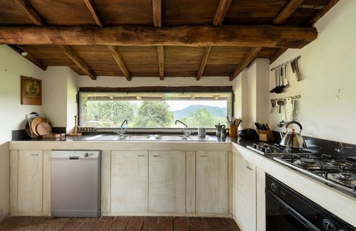Pescaglia Cabaña | Tuscan house in idyllic scenic tranquility in hills between Lucca and sea WiFi