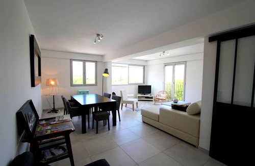 Saint-Tropez Apartamento | Saint-Tropez apartment with sea view 5 minutes from the port