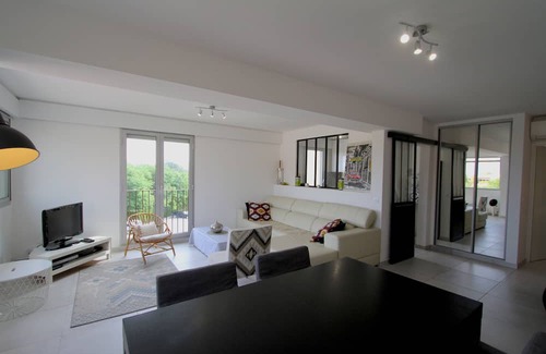 Saint-Tropez Apartamento | Saint-Tropez apartment with sea view 5 minutes from the port