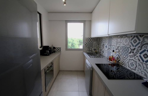 Saint-Tropez Apartamento | Saint-Tropez apartment with sea view 5 minutes from the port