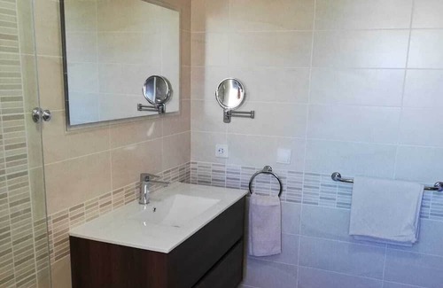 Corralejo Villa | Stunning 3 Bed luxury villa, private pool, fibre WIFI, walk to beaches & bars