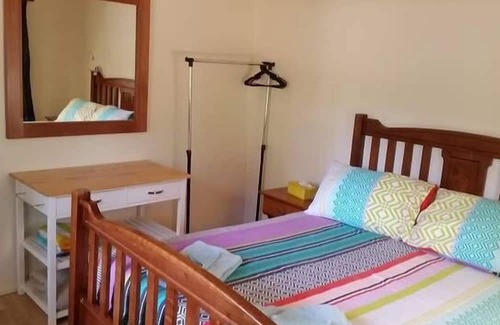 Brisbane Waterfront Casa | Pet and Family Friendly Peaceful Island W'front home, crabbing, kayaking, bikes