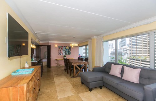 Waikiki Condominio | Bellamente remodelado 2 habitaciones Waikiki Condo - para 6 personas!