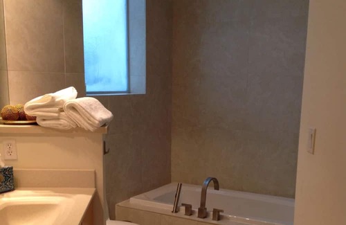 McAllen Casa | Gran locación. Ubicación perfecta. La casa ideal para llegar en McAllen !!