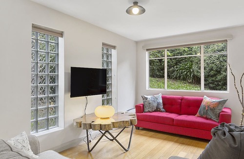 Lenah Valley Apartamento | August Apartment - stone's throw from vibrant North Hobart
