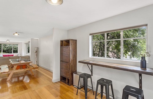 Lenah Valley Apartamento | August Apartment - stone's throw from vibrant North Hobart