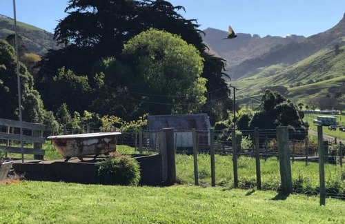 Akaroa Cabaña | Gough's Bay Shearers' Cottage, Banks Peninsula