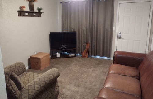 Niles Apartamento | Cozy Apartment, Just 10 Minutes From Notre Dame!