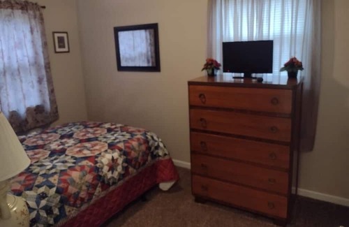 Niles Apartamento | Cozy Apartment, Just 10 Minutes From Notre Dame!