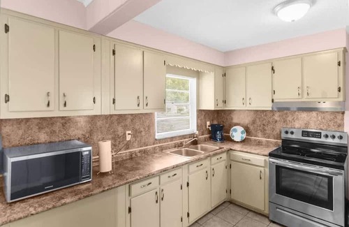 Shannon Casa | 57th Blushing Bungalow