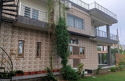 Vrindavan Villa | Geeta Villa Vrindavan