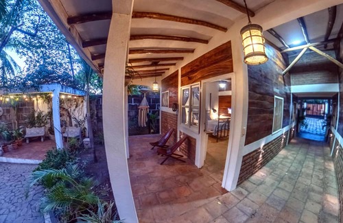 Pochomil Casa | Beachfront 1-of-a-kind House w AC Pool Wifi ATV