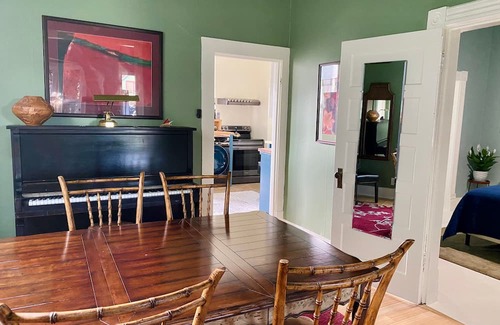 York Casa | Victorian on Garden Best Location in Town