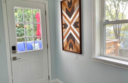Forest Park Casa | Blue Door Walk to Avondale Dog-friendly w Yard