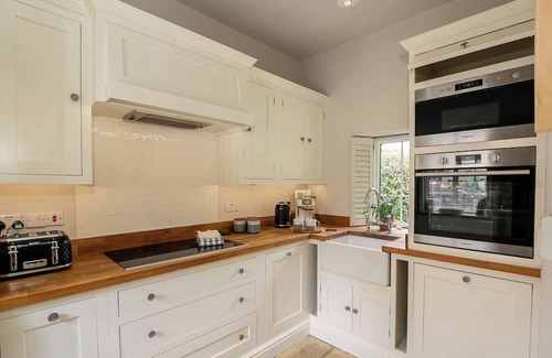 Churchill Casa | Beautiful 2BD Cottage in the Cotswolds