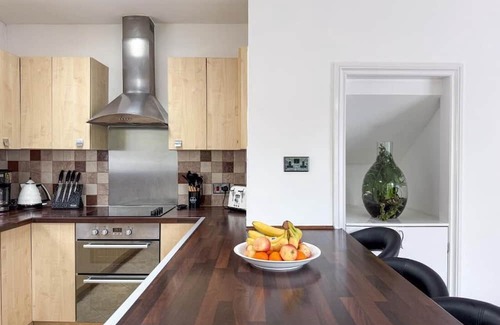 Farnborough and Crofton Apartamento | Bassetts House - Mins to Central London
