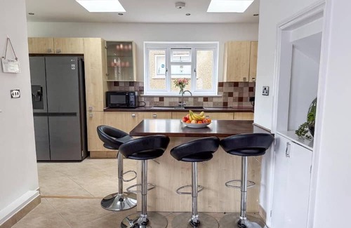 Farnborough and Crofton Apartamento | Bassetts House - Mins to Central London
