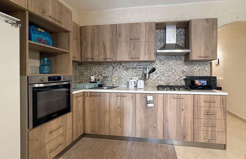 Nadur Apartamento | Traditional Maltese 3BD Apartment