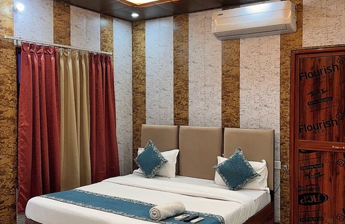 Puri Hotel | Hotel Santosh Residency Puri